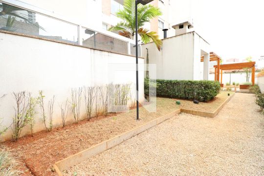 Comprar apartamento mobiliado na Pompeia com 2 quartos, varanda e pets permitidos. — Área comum