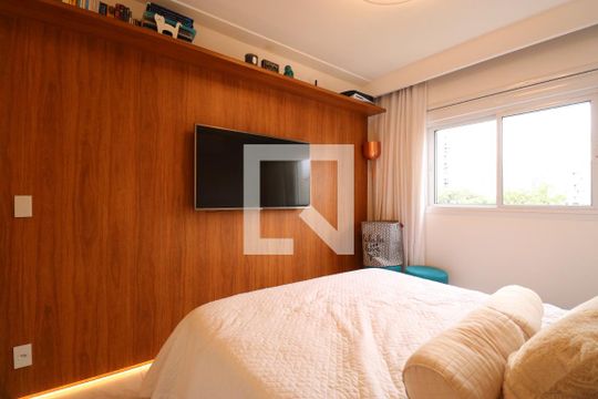 Comprar apartamento mobiliado na Pompeia com 2 quartos, varanda e pets permitidos. — Quarto Suíte