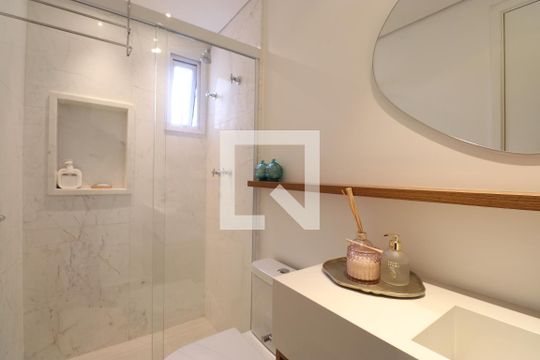 Comprar apartamento mobiliado na Pompeia com 2 quartos, varanda e pets permitidos. — Banheiro 2