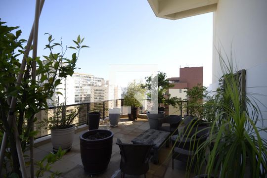 Apartamento com 5 quartos e academia no condomínio, ideal para comprar. — Área Externa