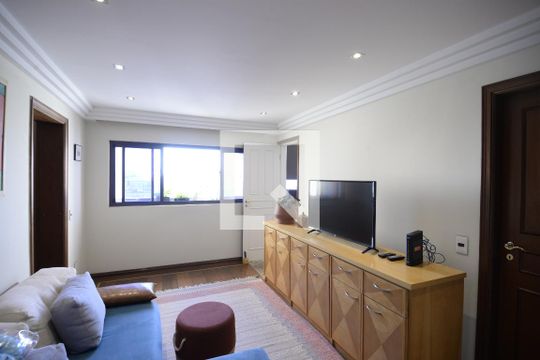 Apartamento com 5 quartos e academia no condomínio, ideal para comprar. — Quarto 