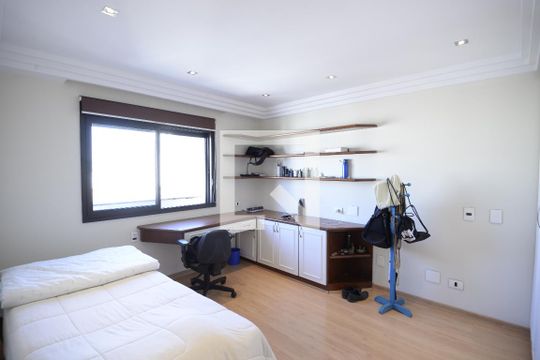 Apartamento com 5 quartos e academia no condomínio, ideal para comprar. — Quarto 