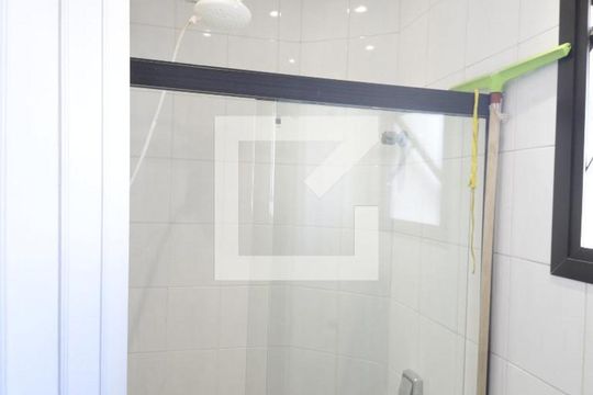 Apartamento com 5 quartos e academia no condomínio, ideal para comprar. — Banheiro 4