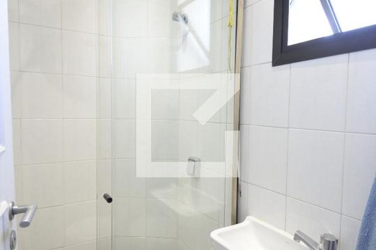 Apartamento com 5 quartos e academia no condomínio, ideal para comprar. — Banheiro 4