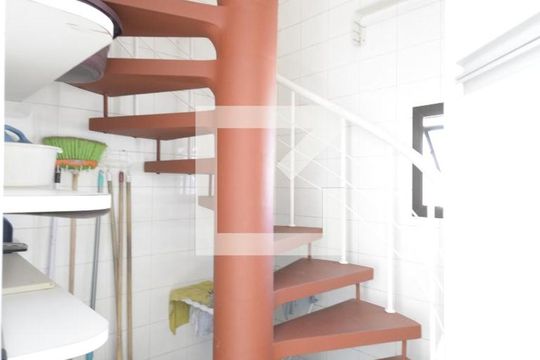Apartamento com 5 quartos e academia no condomínio, ideal para comprar. — Área comum