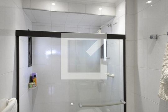 Apartamento com 5 quartos e academia no condomínio, ideal para comprar. — Banheiro