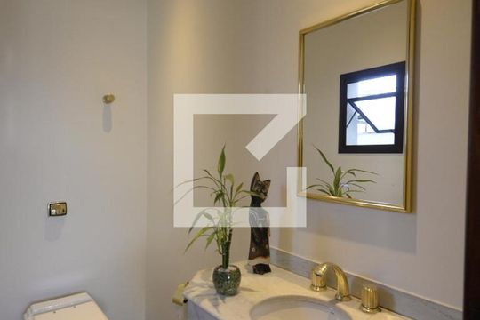 Apartamento com 5 quartos e academia no condomínio, ideal para comprar. — Lavabo 2