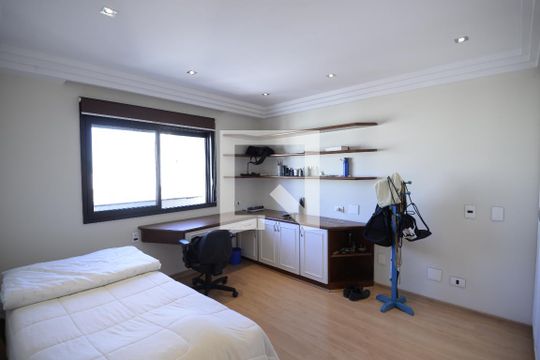 Apartamento com 5 quartos e academia no condomínio, ideal para comprar. — Quarto