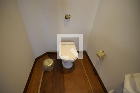 Apartamento com 5 quartos e academia no condomínio, ideal para comprar. — Lavabo 2
