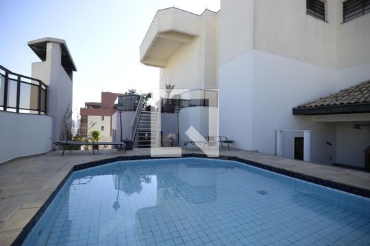 Apartamento com 5 quartos e academia no condomínio, ideal para comprar. — Área Externa