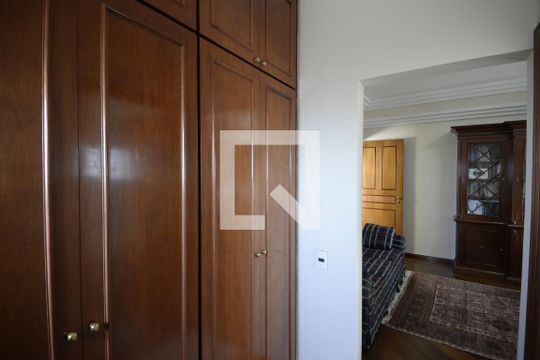 Apartamento com 5 quartos e academia no condomínio, ideal para comprar. — Quarto 