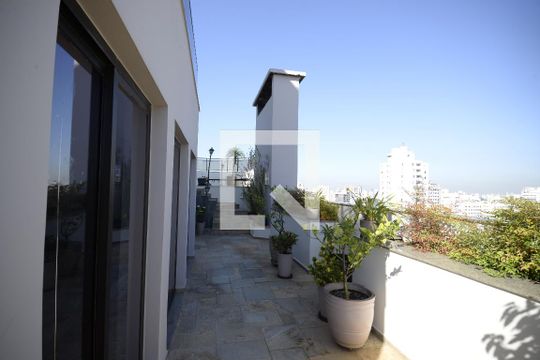 Apartamento com 5 quartos e academia no condomínio, ideal para comprar. — Área Externa