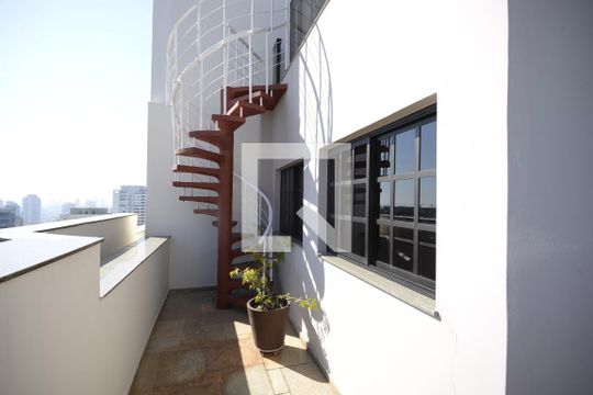 Apartamento com 5 quartos e academia no condomínio, ideal para comprar. — Área Externa