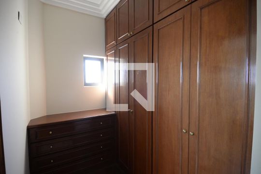 Apartamento com 5 quartos e academia no condomínio, ideal para comprar. — Quarto 