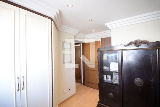 Apartamento com 5 quartos e academia no condomínio, ideal para comprar. — Quarto 