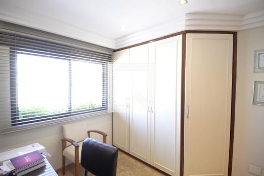 Apartamento com 5 quartos e academia no condomínio, ideal para comprar. — Quarto 