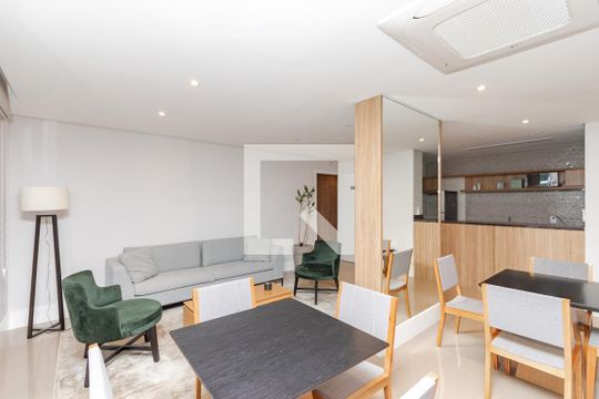 Apartamento à venda, com 172 m², 2 quartos e 3 vagas — Área comum