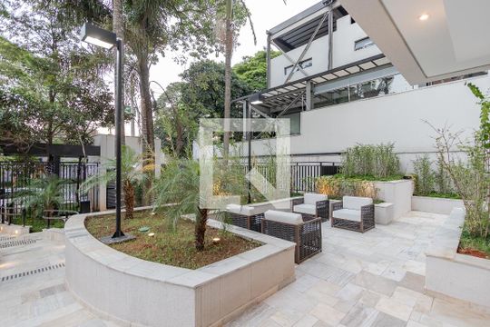 Apartamento à venda, com 172 m², 2 quartos e 3 vagas — Área Comum