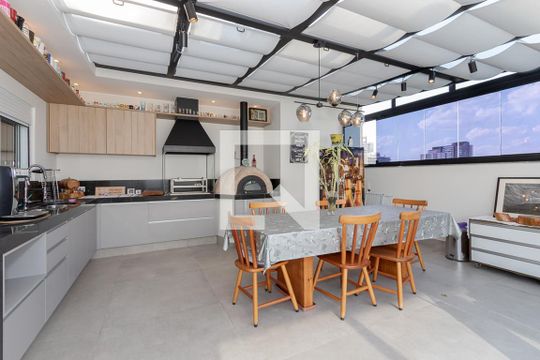 Apartamento à venda, com 172 m², 2 quartos e 3 vagas — Terraço da Cobertura