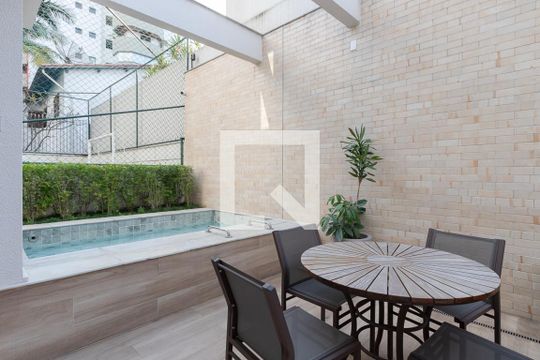 Apartamento à venda, com 172 m², 2 quartos e 3 vagas — Piscina