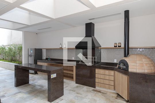 Apartamento à venda, com 172 m², 2 quartos e 3 vagas — Churasqueira