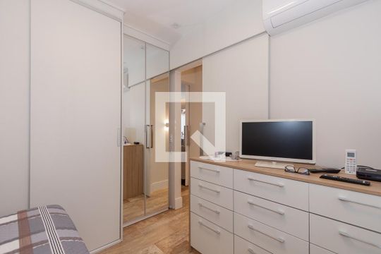 Apartamento à venda, com 172 m², 2 quartos e 3 vagas — Quarto