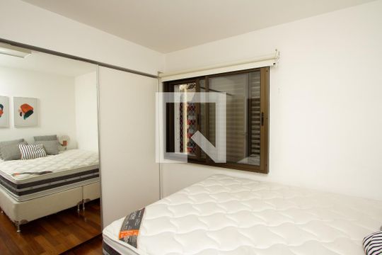 Apartamento mobiliado à venda no Itaim Bibi, com 3 quartos. Ótima oportunidade para comprar seu imóvel em São Paulo. — Quarto 1