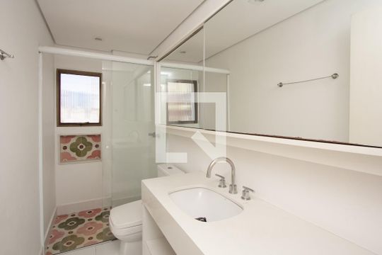 Apartamento mobiliado à venda no Itaim Bibi, com 3 quartos. Ótima oportunidade para comprar seu imóvel em São Paulo. — Banheiro