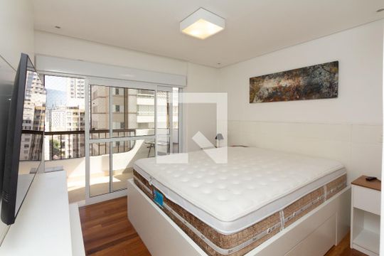 Apartamento mobiliado à venda no Itaim Bibi, com 3 quartos. Ótima oportunidade para comprar seu imóvel em São Paulo. — Suíte