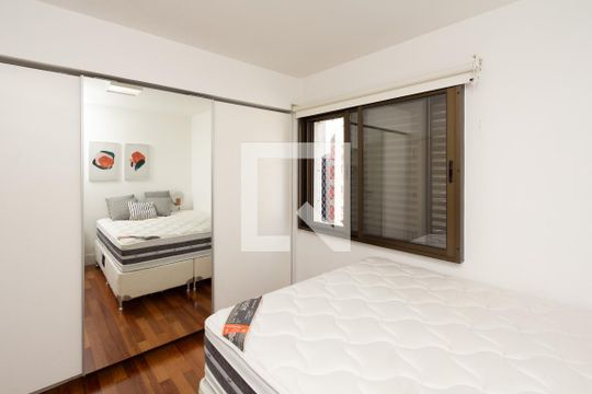 Apartamento mobiliado à venda no Itaim Bibi, com 3 quartos. Ótima oportunidade para comprar seu imóvel em São Paulo. — Quarto 1