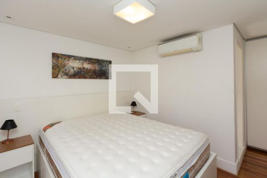 Apartamento mobiliado à venda no Itaim Bibi, com 3 quartos. Ótima oportunidade para comprar seu imóvel em São Paulo. — Suíte