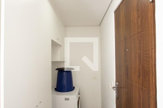 Apartamento mobiliado à venda no Itaim Bibi, com 3 quartos. Ótima oportunidade para comprar seu imóvel em São Paulo. — Área de Serviço
