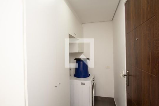 Apartamento mobiliado à venda no Itaim Bibi, com 3 quartos. Ótima oportunidade para comprar seu imóvel em São Paulo. — Área de Serviço