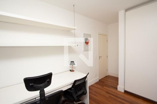 Apartamento mobiliado à venda no Itaim Bibi, com 3 quartos. Ótima oportunidade para comprar seu imóvel em São Paulo. — Quarto 2