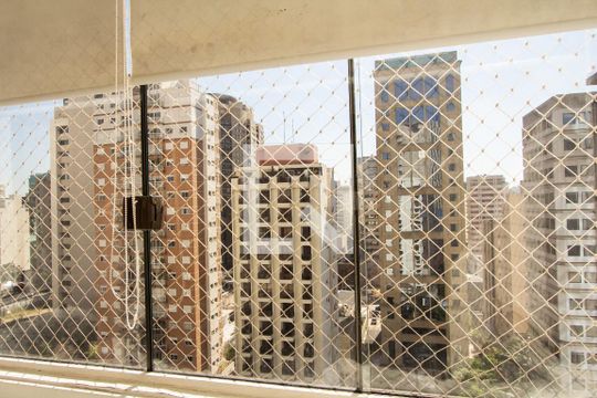 Apartamento mobiliado à venda no Itaim Bibi, com 3 quartos. Ótima oportunidade para comprar seu imóvel em São Paulo. — vista