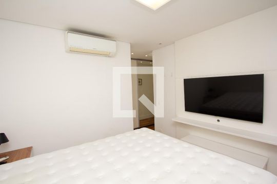 Apartamento mobiliado à venda no Itaim Bibi, com 3 quartos. Ótima oportunidade para comprar seu imóvel em São Paulo. — Suíte