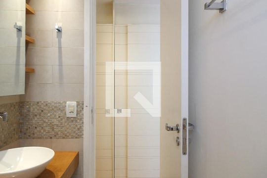 Venda de apartamento mobiliado com 3 quartos. — Banheiro da Suíte 3
