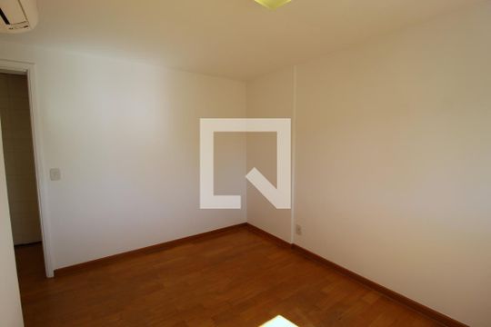 Venda de apartamento mobiliado com 3 quartos. — Quarto 2 - Suíte