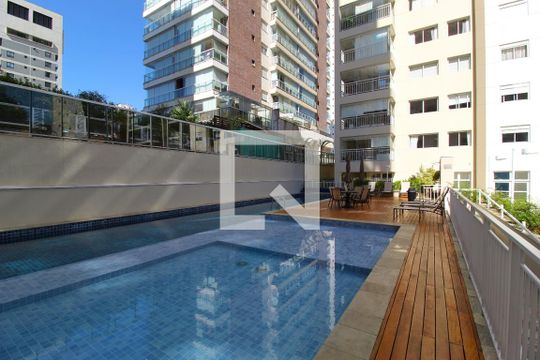 Venda de apartamento mobiliado com 3 quartos. — Área Comum - Piscina