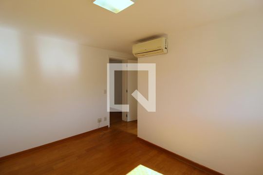 Venda de apartamento mobiliado com 3 quartos. — Quarto 1 - Suíte