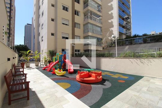 Venda de apartamento mobiliado com 3 quartos. — Área Comum - Playground