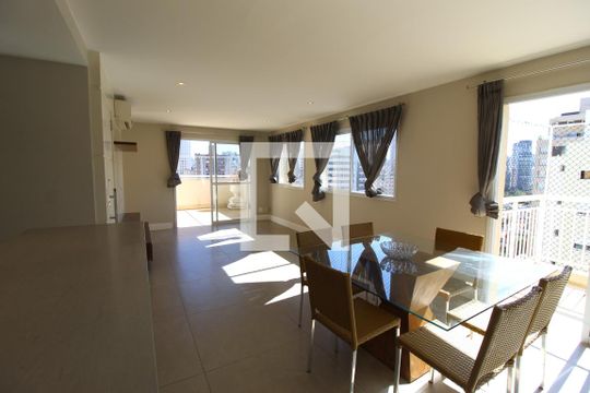 Venda de apartamento mobiliado com 3 quartos. — Sala