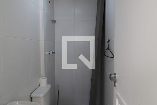 Venda de apartamento mobiliado com 3 quartos. — Banheiro de Serviço
