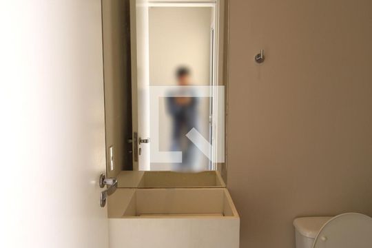 Venda de apartamento mobiliado com 3 quartos. — Lavabo