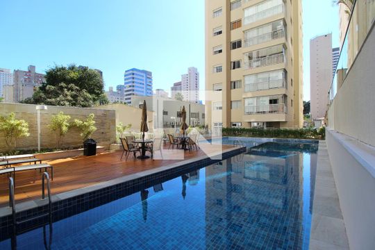 Venda de apartamento mobiliado com 3 quartos. — Área Comum - Piscina
