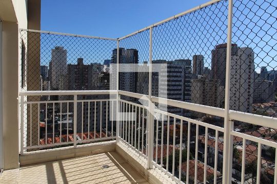 Venda de apartamento mobiliado com 3 quartos. — Varanda