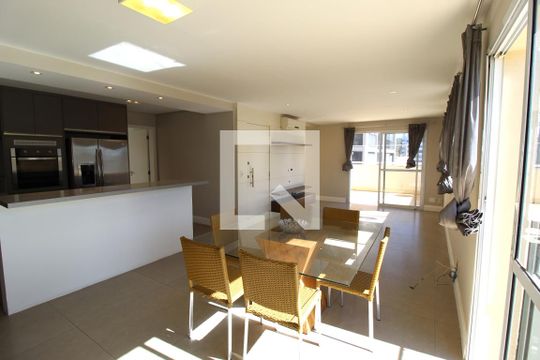 Venda de apartamento mobiliado com 3 quartos. — Sala