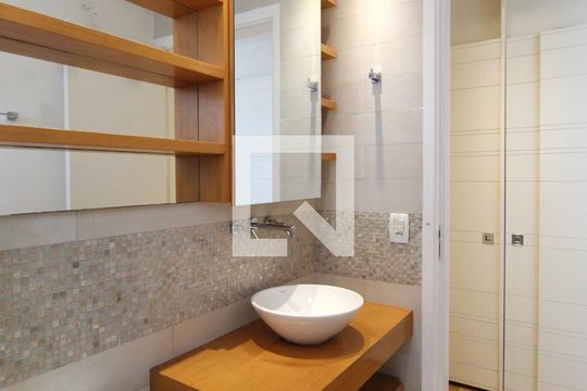 Venda de apartamento mobiliado com 3 quartos. — Banheiro da Suíte 3