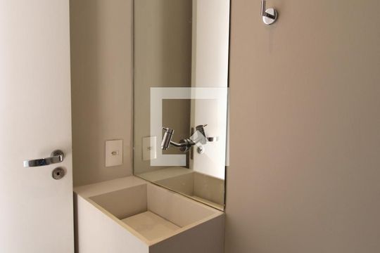 Venda de apartamento mobiliado com 3 quartos. — Lavabo