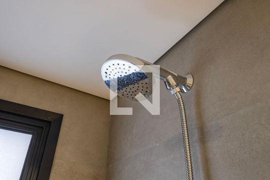 Apartamento à venda, com 87 m², 2 quartos e 2 vagas — Suíte 1 - Banheiro